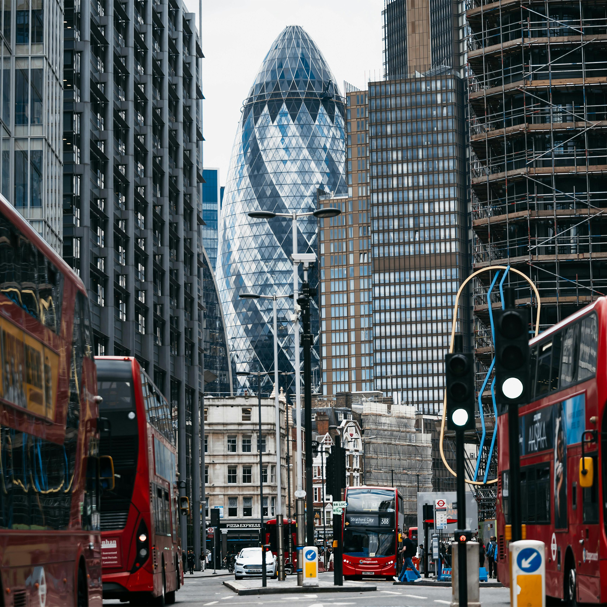 Navigating the Challenges of Urban Delivery Services in London