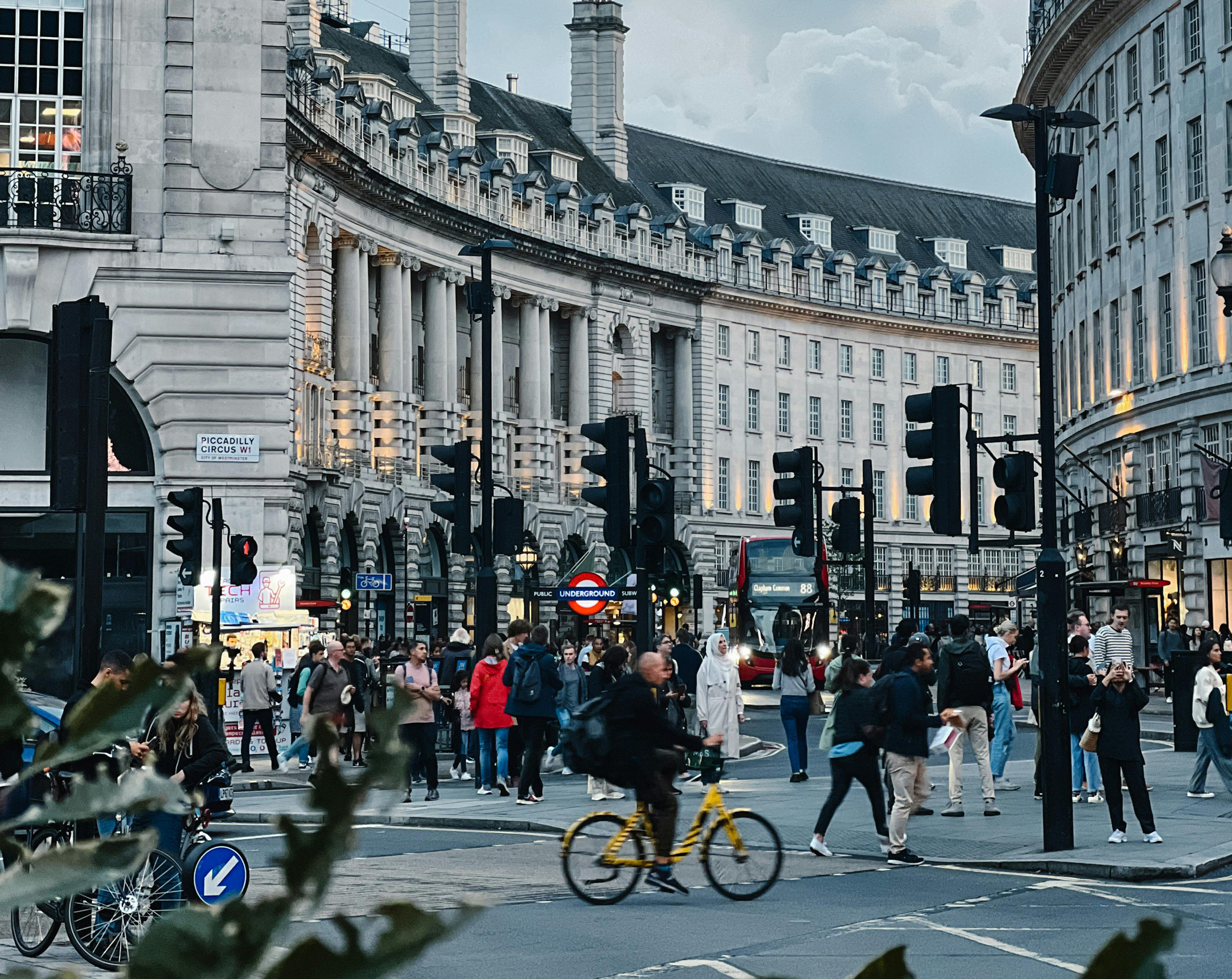 The Role of Delivery Services in Promoting Community Cohesion in London