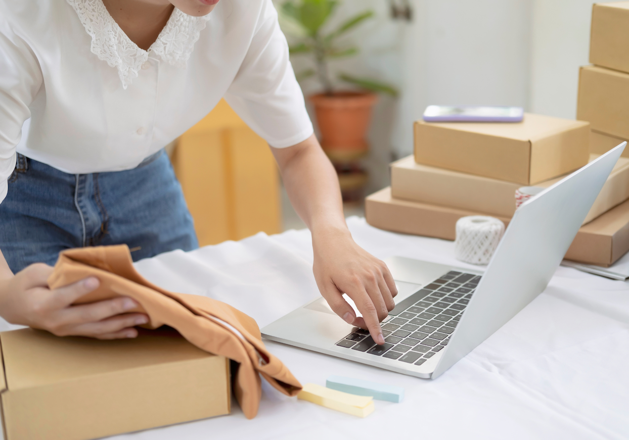 Selling Online Shouldn’t Be Expensive. E‑commerce Made Easy